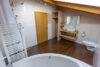 Neuwertiges freies Einfamilienhaus mit Garten und separatem Gewerberaum in ruhiger Wohnlage zu verk. - mit Dusche und Badewanne