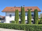 Gut geschnittene Balkonwohnung mit Garten, Carport und Stellplatz. Eigentümerbewohnt. Bestzustand. - Bild