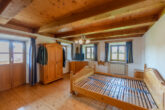 Charmantes Einfamilienhaus im Landhausstil mit viel Platz und vielseitigen Nutzungsmöglichkeiten - Schlafzimmer
