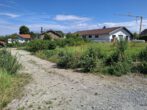 Wohnen wo das Voralpenland am schönsten ist. Sofort bebaubar mit EFH in Schnaitsee, voll erschlossen - Zufahrt, auch für den hinteren Nachbarn