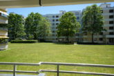 Angebot Hochparterrewohnung in bestem Zustand sofort beziehbar mit Tiefgaragenplatz und Kellerabt. - Ausblick vom Balkon