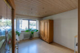 freie 4-Zimmer-Erdgeschosswohnung mit 2 Balkonen und viel Potential - Kinderzimmer/Büro 1