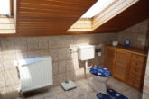 Nähe Wasserburg, ruhige Lage, großer Garten, für Familie mit Kindern ideal, Renovierung erforderlich - mit Wanne und Dusche