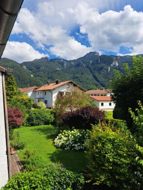 Der Kampenwand sehr nah. Komplettes Obergeschoß in Zweifamilienhaus in ruhiger Lage sofort frei., 83229 Aschau im Chiemgau, Wohnung