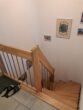 Neuwertige Erdgeschoßwohnung mit kleinem Garten und Garage, demnächst frei werdend in schöner Lage. - Treppe ins UG