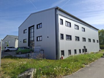 Neuwertiges Gewerbeobjekt, Büros, Lager-Produktionshalle und große Freifläche, Nähe B 304, MÜ-TS,, 85567 Grafing bei München, Halle