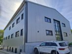 Neuwertiges Gewerbeobjekt, Büros, Lager-Produktionshalle und große Freifläche, Nähe B 304, MÜ-TS, - 7 Jahre alt