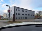 Neuwertiges Gewerbeobjekt, Büros, Lager-Produktionshalle und große Freifläche, Nähe B 304, MÜ-TS, - Südansicht