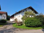 Ehemaliger Bauernhof Nähe Wasserburg am Inn, renovierungsbedürftig, vielseitig nutzbar, Nähe B 304 - Hofeinfahrt