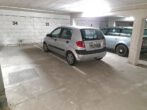 Sofort verfügbare 2-Zimmer Wohnung, neurenoviert mit Tiefgarage, 2 Balkone, 1 km zum Chiemsee. - Tiefgaragenstellplatz