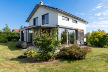 Wunderschönes Split-Level Architektenhaus mit großem Garten in beliebter Lage, 83547 Babensham, Einfamilienhaus