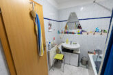 Ruhige und helle 1-Zimmer-Wohnung mit Terrasse und kleinem Garten - Bad
