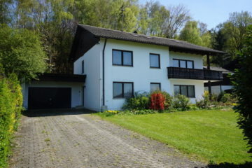 Terrassenwohnung in Zweifamilienhaus zu verkaufen, ruhige schöne Lage, bereits frei mit Gartenanteil, 83564 Soyen, Erdgeschosswohnung