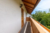 Gemütliche Wohnung im Obergeschoss mit großer Dachterrasse und Garten in schönem Zweiparteienhaus - Eingang am Balkon